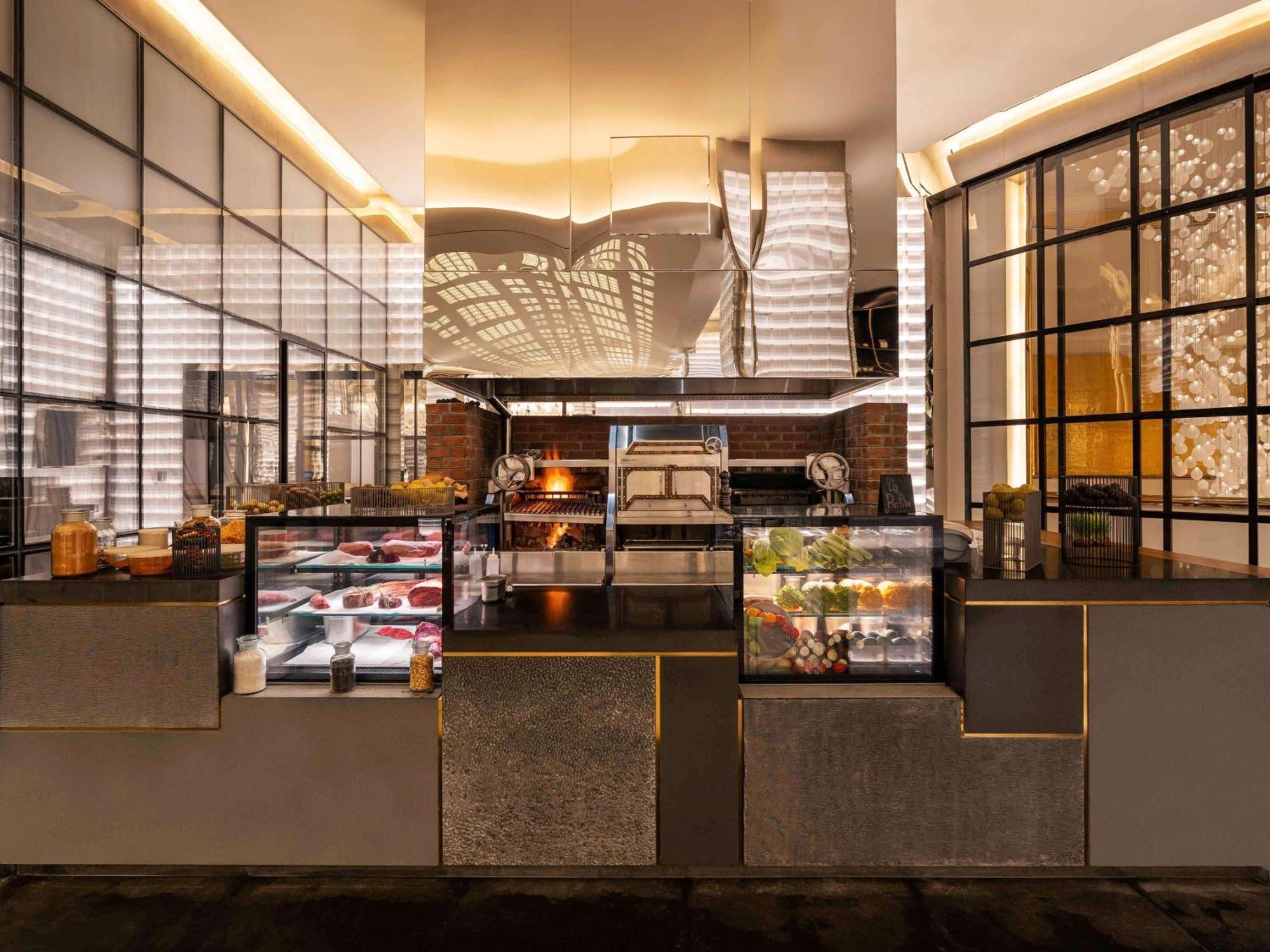 Lusail Fairmont Doha酒店 外观 照片 The kitchen at the restaurant